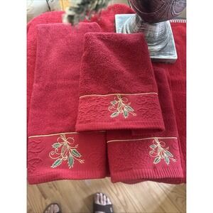 Set Of 3 VTG Lenox Christmas Embroidered Towels 1 Hand And 2 Finger Tip. NWT